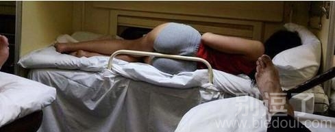 瞧这性感的小睡姿... 瞧这性感的小睡姿...