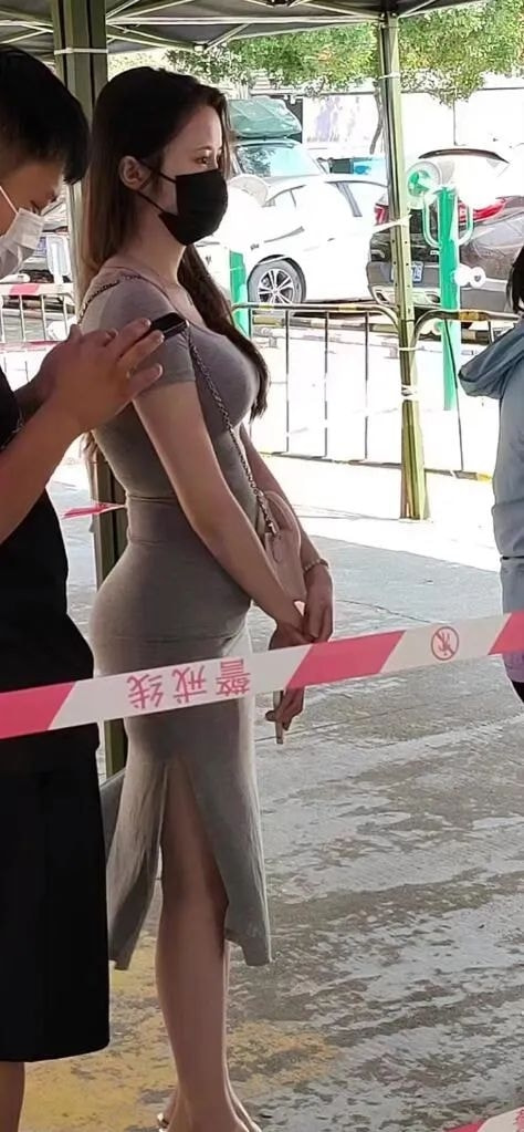 轻松一刻:女人喜欢看腹肌,男人喜欢看什么? 轻松一刻:女人喜欢看腹肌,男人喜欢看什么?