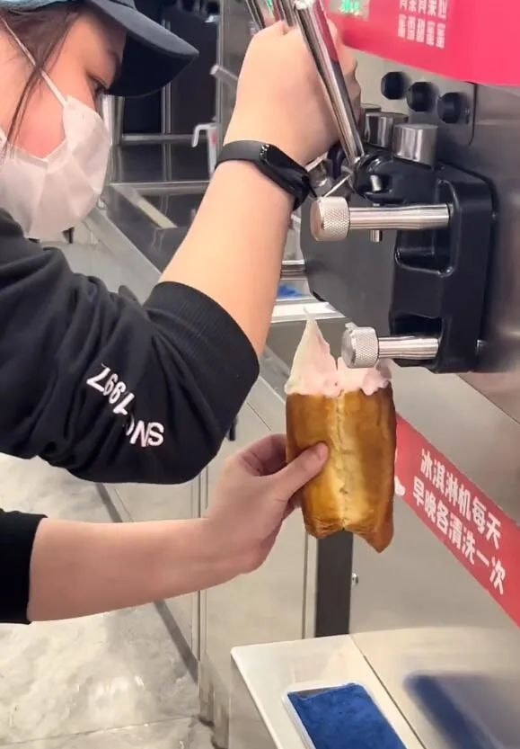 轻松一刻:女人喜欢看腹肌,男人喜欢看什么? 轻松一刻:女人喜欢看腹肌,男人喜欢看什么?