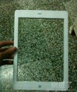据说是目前最轻最清的型号ipad
