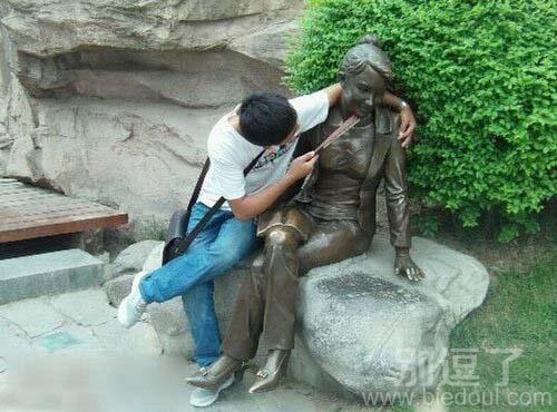 别摸人家了,好羞羞! 别摸人家了,好羞羞!