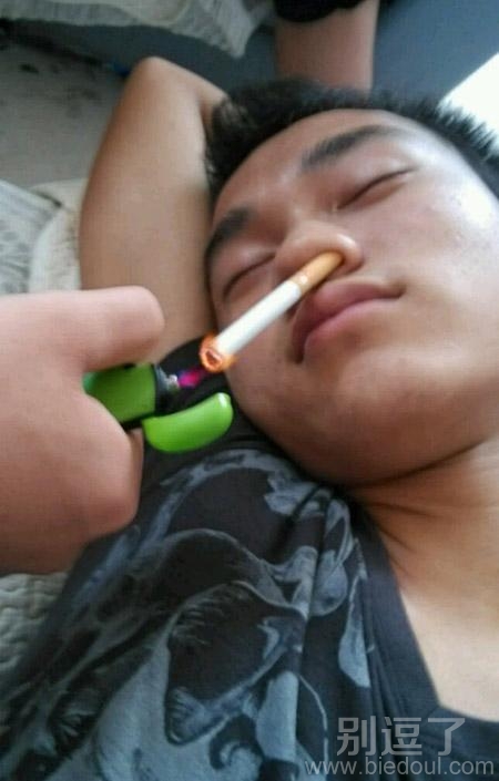 一个调皮捣蛋的人。