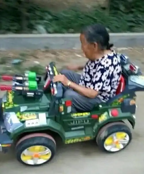 轻松一刻:年少不知软饭香,错把青春倒插秧! 轻松一刻:年少不知软饭香,错把青春倒插秧!