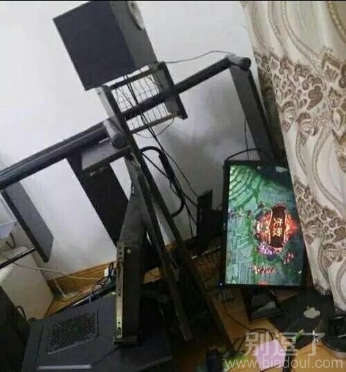 骚年，看来输的很憋屈