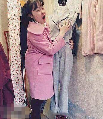 快把你的手给拿开! 快把你的手给拿开!