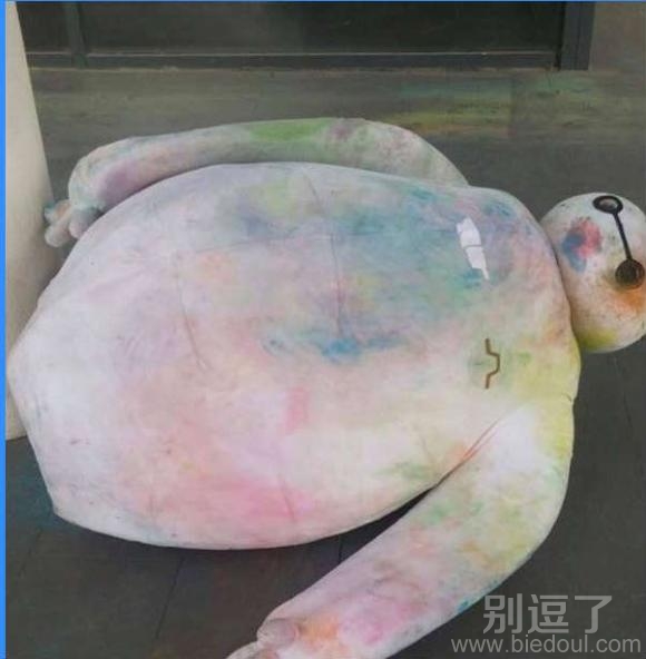 过气网红被抛尸街头 过气网红被抛尸街头