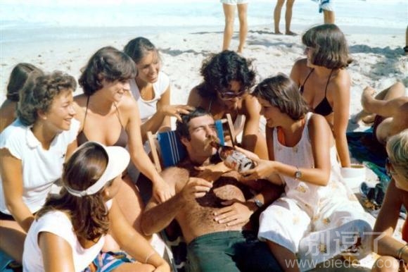 骚年,你艳福不浅呀 骚年,你艳福不浅呀