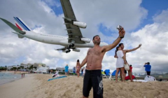 这难道就是飞机迫降的那一瞬间么