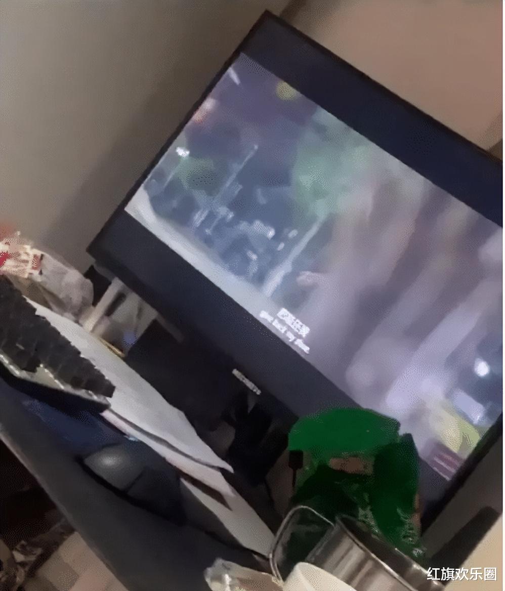 当代年轻人的虚假朋友圈,打脸来得猝不及防,笑到窒息 当代年轻人的虚假朋友圈,打脸来得猝不及防,笑到窒息