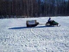 拉着快递的人。。 拉着快递的人。。