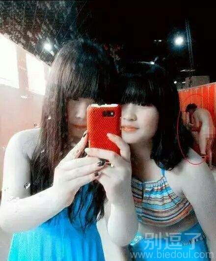 妹子自拍真会选地方 妹子自拍真会选地方