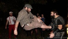 你这脚踢得够高的呀 你这脚踢得够高的呀