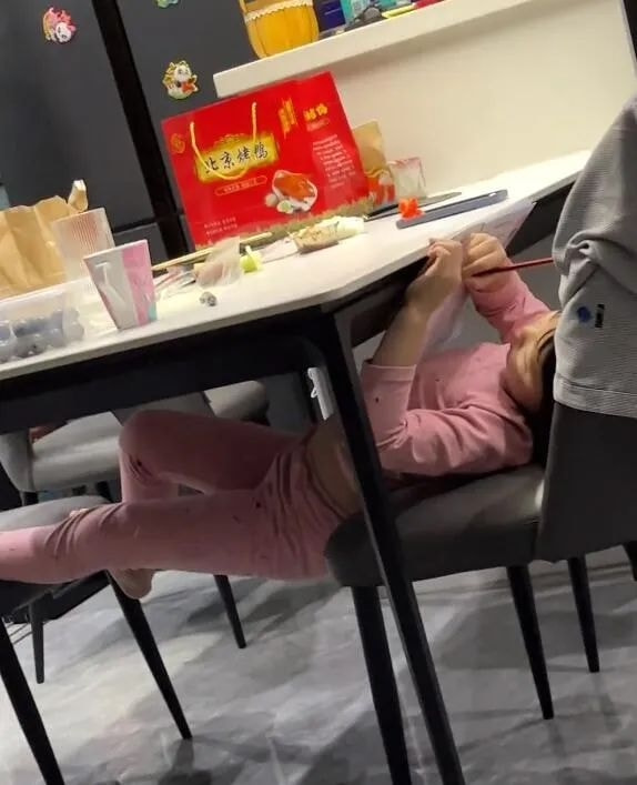 轻松一刻:我妈问我,为啥要对着西瓜籽拍照? 轻松一刻:我妈问我,为啥要对着西瓜籽拍照?
