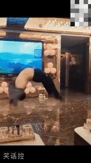 这个胖子身体灵活 这个胖子身体灵活