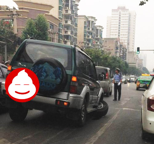 四轮汽车疯狂的车祸图片