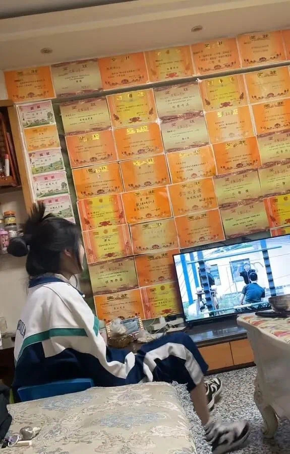 轻松一刻:偷拍了整个宿舍的姐妹,男友竟然都想X? 轻松一刻:偷拍了整个宿舍的姐妹,男友竟然都想X?