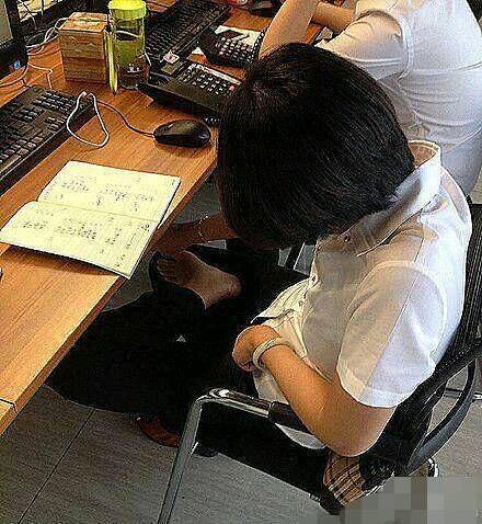 妹子你这也太淡定了吧
