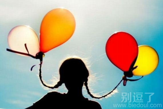 辫子两边的气球。。 辫子两边的气球。。