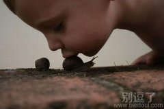 亲吻蜗牛的小孩!! 亲吻蜗牛的小孩!!