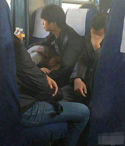 妹子咋这么开放呢
