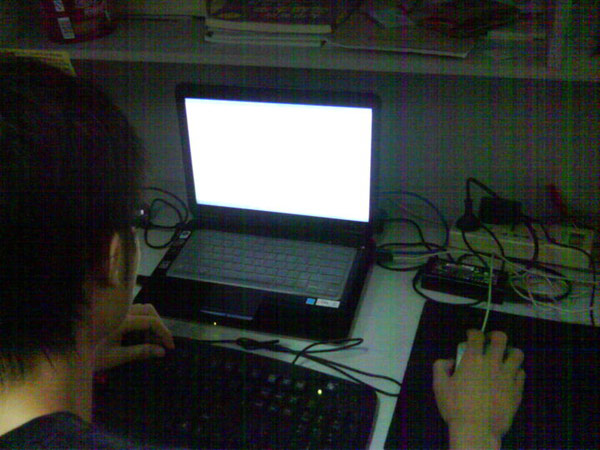 年轻人在社会中的搞笑图片