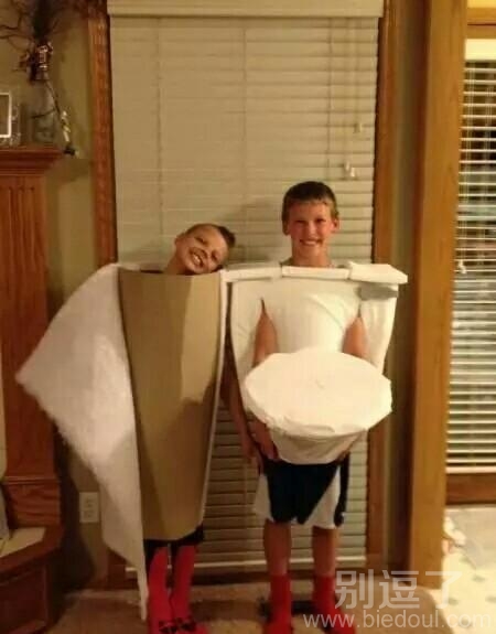 马桶+厕纸，完美了