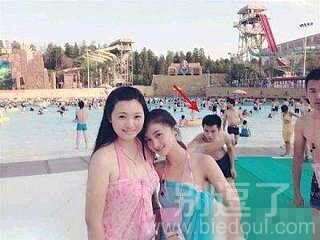 偷偷摸摸的干啥呢？