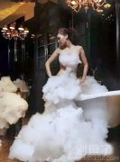 泡沫做的婚纱。。 泡沫做的婚纱。。