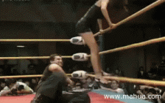 大哥你手放哪里啊