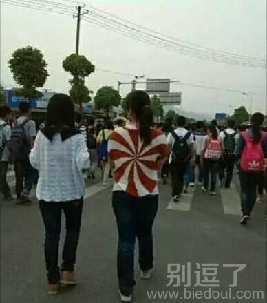 这个飞镖看着威力很大呀 这个飞镖看着威力很大呀