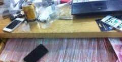 刚刚舍友让我在他抽屉里抽两张给他带饭