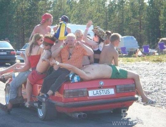 警告,超载,扔几个女的下去 警告,超载,扔几个女的下去