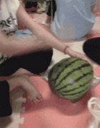 大约是练过铁砂掌吧 大约是练过铁砂掌吧