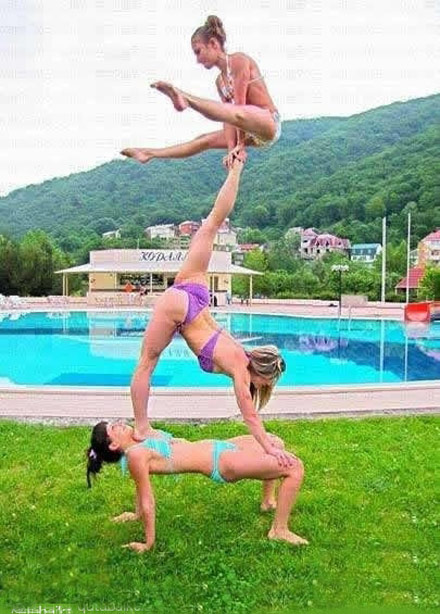 女人惊艳的绝技,彰显女子柔性身体。