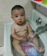 小朋友不能玩水...
