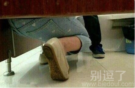 想象一下卫生间到底发生了什么？