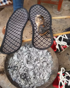 屌丝用鞋垫烤红薯 屌丝用鞋垫烤红薯