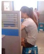 那只手是怎么回事? 那只手是怎么回事?