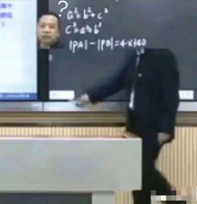 轻松一秒:学妹一个姿势,让我坐不住了 轻松一秒:学妹一个姿势,让我坐不住了