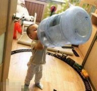 熊孩子力气不小啊
