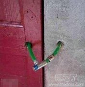 这门锁我想问是怎么绕出来的