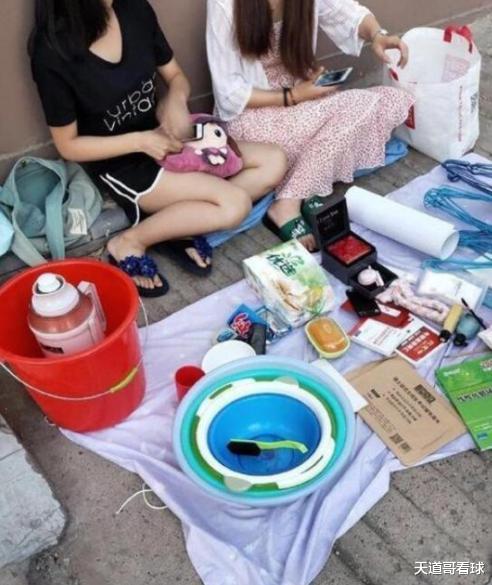 “孩子造句,母亲暴跳如雷,父亲多天不敢回家!”哈哈哈 “孩子造句,母亲暴跳如雷,父亲多天不敢回家!”哈哈哈