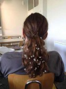 贱人，我想知道这是谁干的！