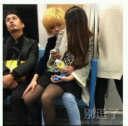 旁边小哥的无奈，你俩懂不