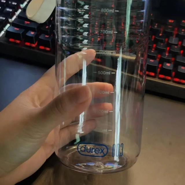“不小心用别针扎穿了领导的乳头!我该怎么办?” “不小心用别针扎穿了领导的乳头!我该怎么办?”