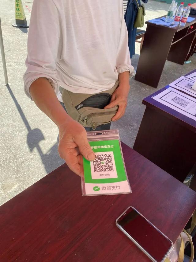 “不小心用别针扎穿了领导的乳头!我该怎么办?” “不小心用别针扎穿了领导的乳头!我该怎么办?”