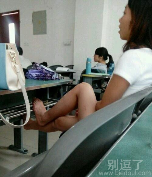班里的美女妹子。 班里的美女妹子。