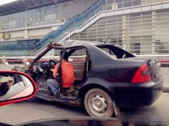 马路上看到这货，真的给我吓尿了