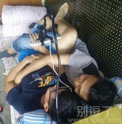 哇哦,真的是基情满满呀 哇哦,真的是基情满满呀