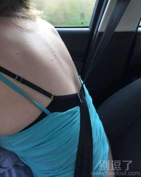 原来安全带是这样系的 原来安全带是这样系的